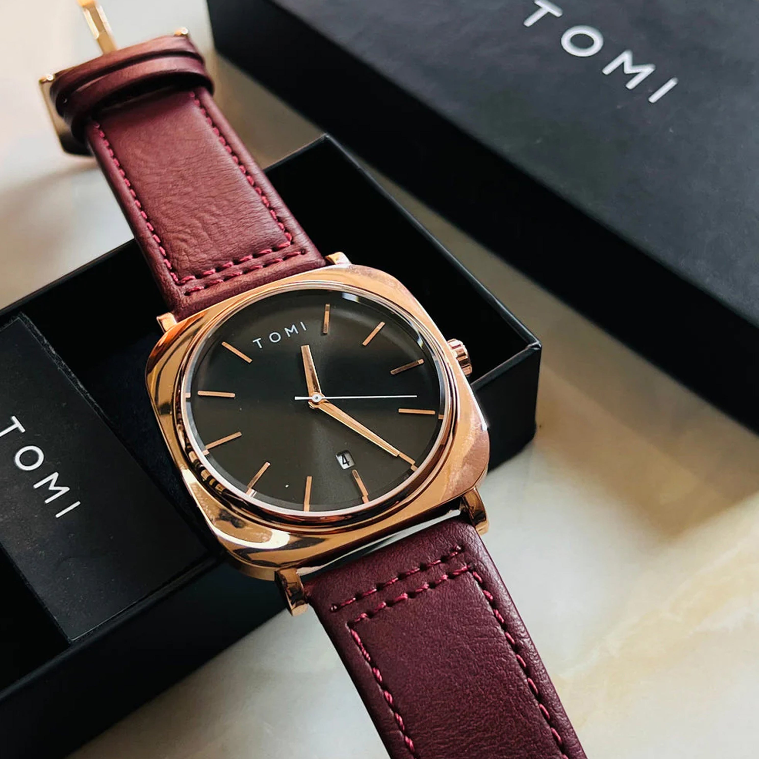 TOMI T-084 Men's Watch Quartz Date Leather Straps