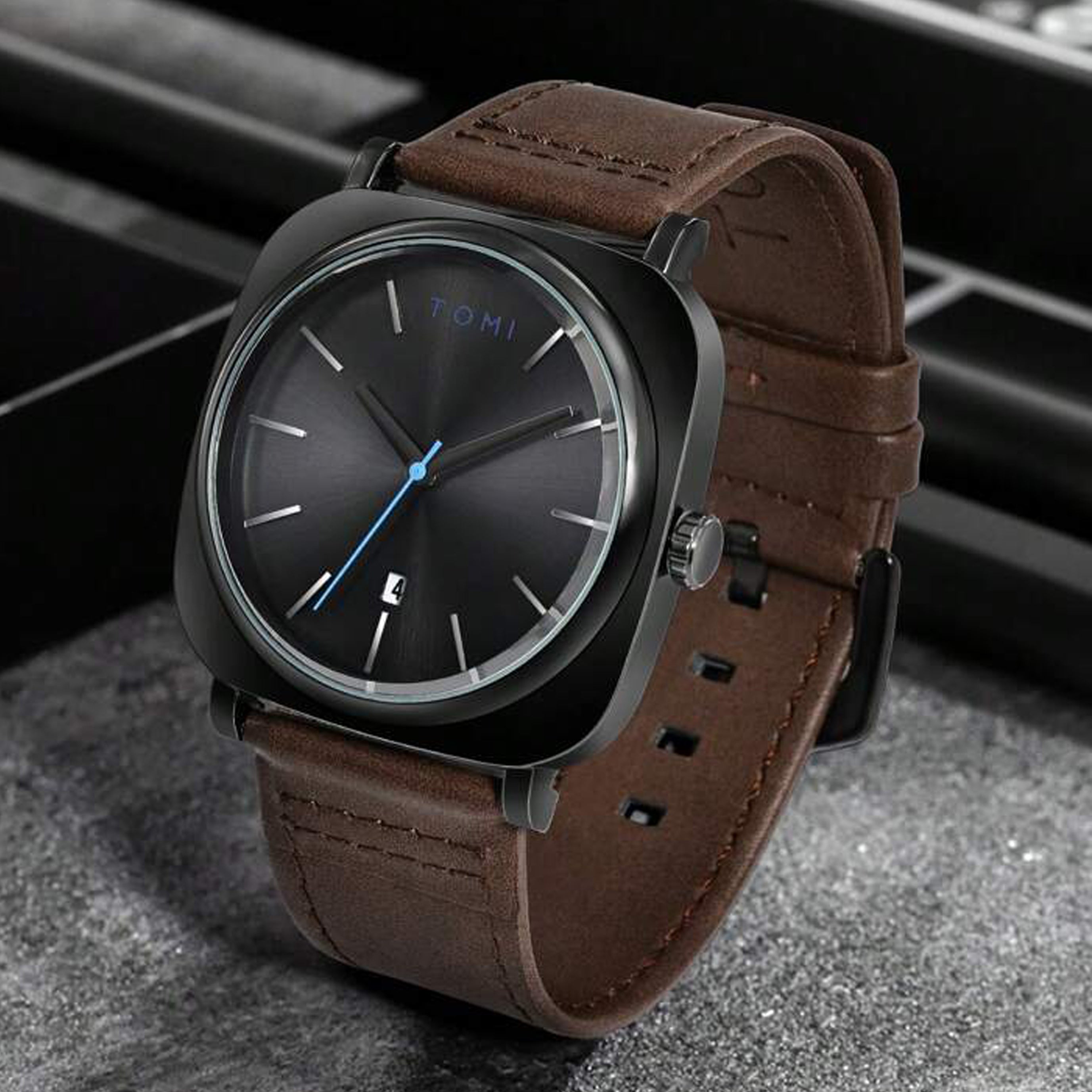 TOMI T-084 Men's Watch Quartz Date Leather Straps